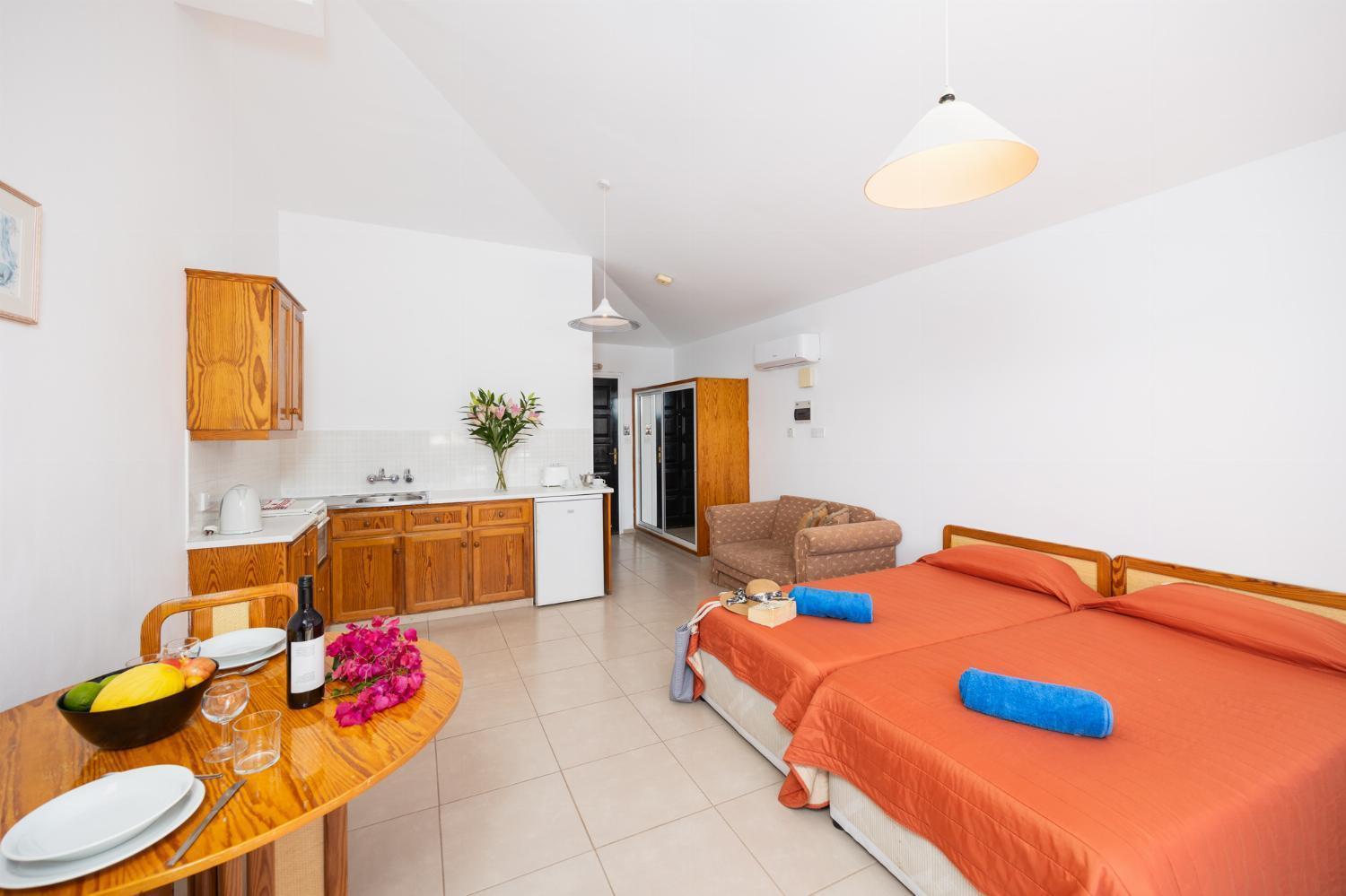 Tavros Hotel Apartments Polis Zewnętrze zdjęcie